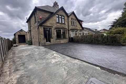 3 bedroom semi-detached house to rent, Bradley Road, Huddersfield, West Yorkshire, HD2