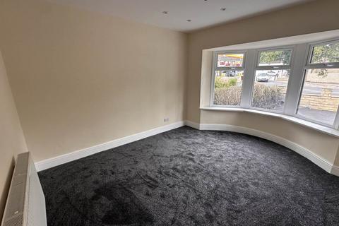3 bedroom semi-detached house to rent, Bradley Road, Huddersfield, West Yorkshire, HD2