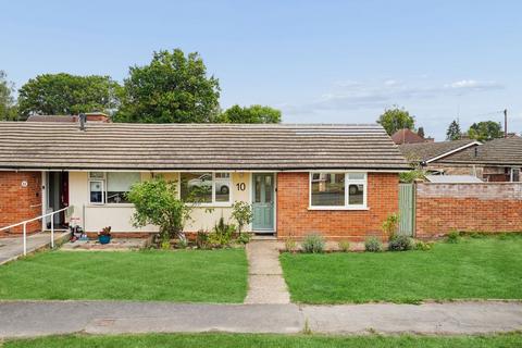 2 bedroom semi-detached bungalow for sale, Heatherden Green, Iver SL0