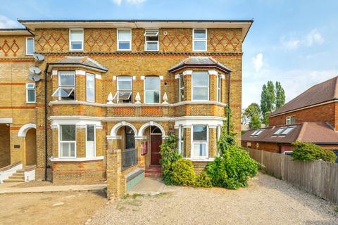 Oldfield Road, Hampton TW12