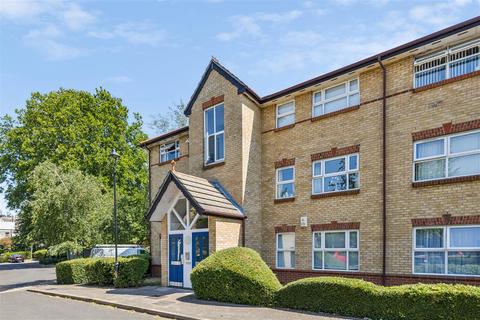 Monmouth Close, London, W4