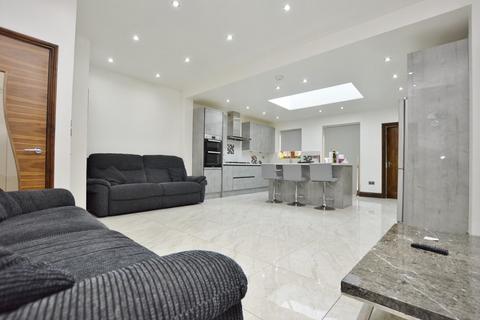 3 bedroom house to rent, Lichfield Road, East Ham, E6