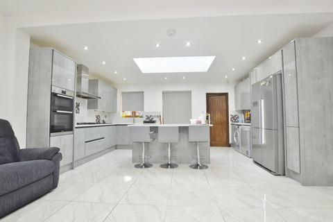 3 bedroom house to rent, Lichfield Road, East Ham, E6