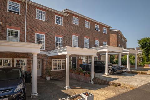 Pine Grove, London, SW19
