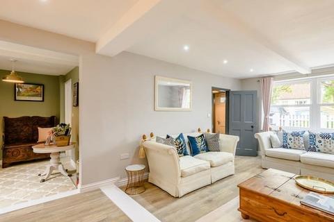 3 bedroom house to rent, High Street, Coltishall, Norwich, Norfolk, NR12