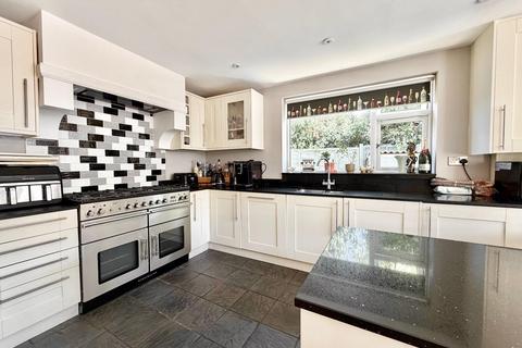 4 bedroom detached house for sale, Bouverie Road, Hardingstone, Northampton NN4
