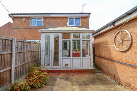 2 bedroom semi-detached house for sale, Middle Ox Gardens, Halfway, Sheffield, S20
