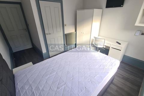 1 bedroom in a flat share to rent, Merchants Hall, St George Square, Huddersfield, HD1