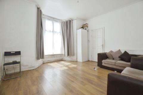 4 bedroom terraced house for sale, Carlyle Road, Manor Park, London, E12 6BW