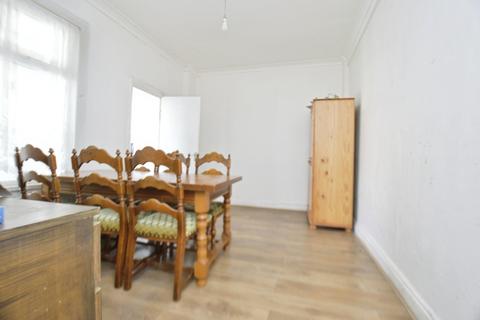 4 bedroom terraced house for sale, Carlyle Road, Manor Park, London, E12 6BW