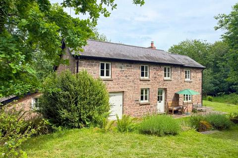 3 bedroom cottage for sale, Pen-Y-Fan, The Narth, NP25