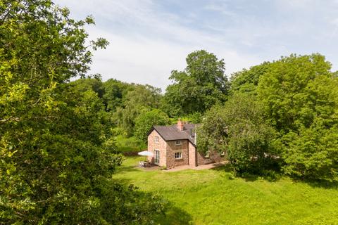 3 bedroom cottage for sale, Pen-Y-Fan, The Narth, NP25
