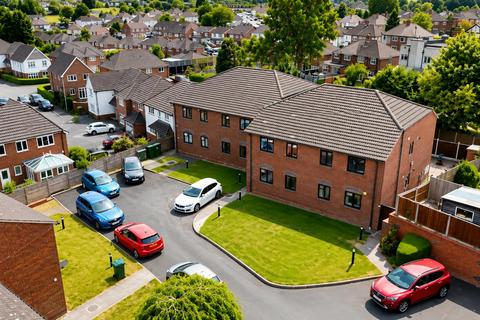 2 bedroom flat for sale, The Pineways, Oldbury