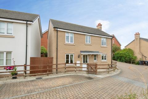 4 bedroom detached house for sale, Binyon Way, Royston