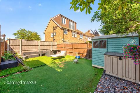 2 bedroom maisonette for sale, Hook Road, Surbiton