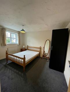 3 bedroom terraced house to rent, Basevi Way, London, SE8