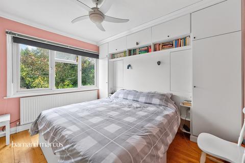 4 bedroom semi-detached house for sale, Fernwood Crescent, London