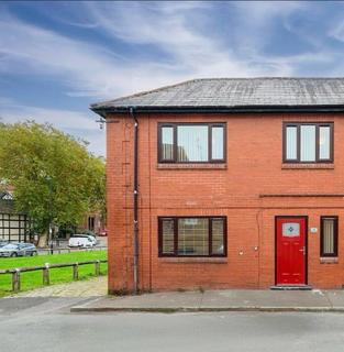 2 bedroom house to rent, Lever Street, Manchester M24