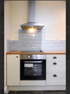 2 bedroom house to rent, Lever Street, Manchester M24