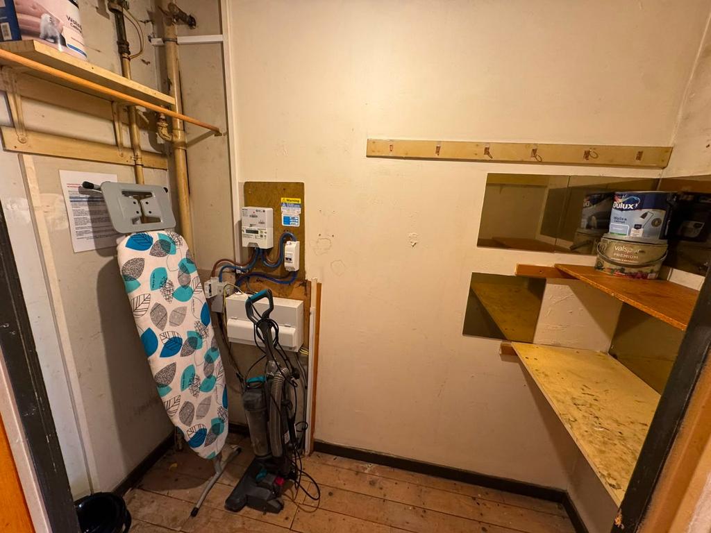 Utility room, utility