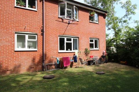 1 bedroom in a flat share to rent, Mark Close, Redditch B98
