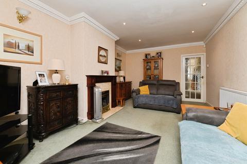 3 bedroom semi-detached bungalow for sale, Grovewood Avenue, Leigh-On-Sea