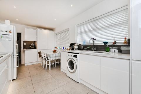 3 bedroom semi-detached bungalow for sale, Grovewood Avenue, Leigh-On-Sea