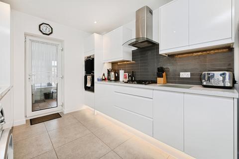 3 bedroom semi-detached bungalow for sale, Grovewood Avenue, Leigh-On-Sea