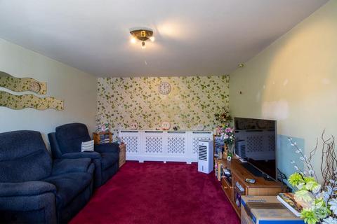 3 bedroom terraced house for sale, Camellia Place, Basildon SS15