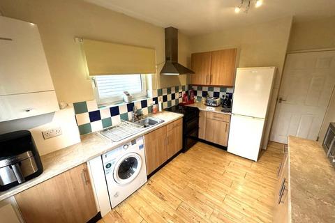 2 bedroom apartment to rent, Queens Road, Fulwood, Preston