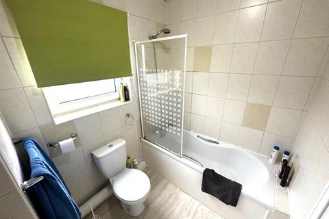 2 bedroom apartment to rent, Queens Road, Fulwood, Preston
