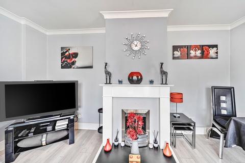 2 bedroom bungalow for sale, Prospect Road, Farnborough, Hampshire, GU14