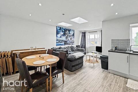 2 bedroom flat for sale, The Compasses, Farley Hill, Luton