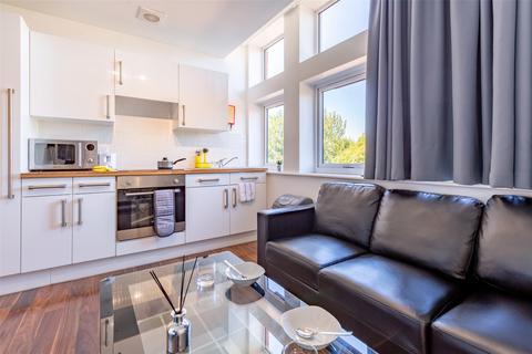 3 bedroom apartment to rent, Burns Street, Leicester LE2