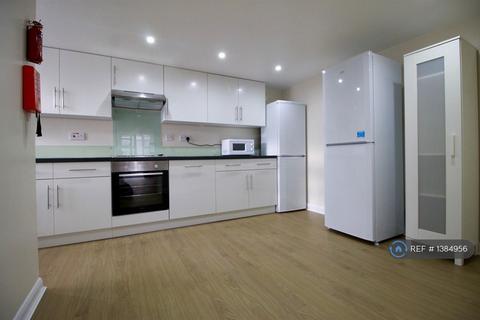 5 bedroom terraced house to rent, Camden Mews, London, NW1