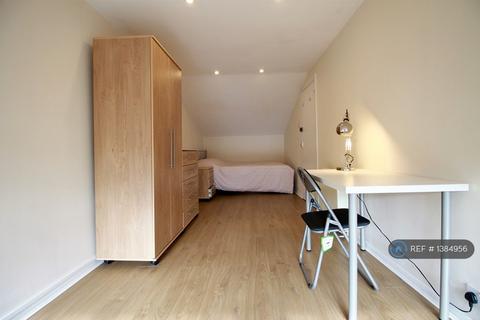 5 bedroom terraced house to rent, Camden Mews, London, NW1