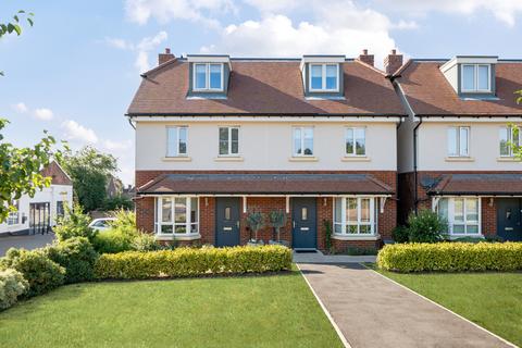 undefined, Braeside Close, West Horsley, KT24