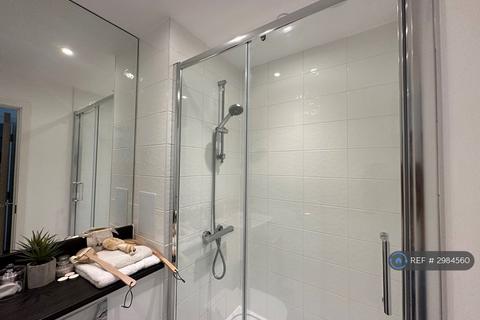 1 bedroom in a flat share to rent, Thunderer Street, London, E13
