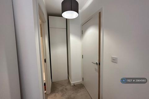 1 bedroom in a flat share to rent, Thunderer Street, London, E13