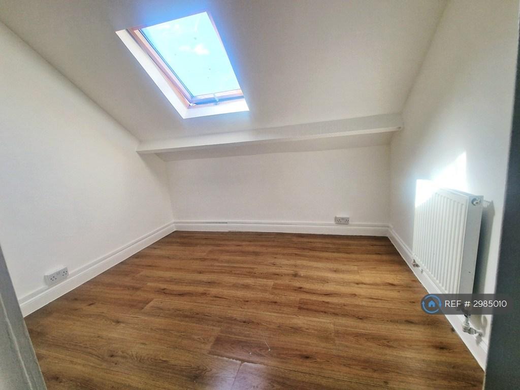Apartment in London - View 3