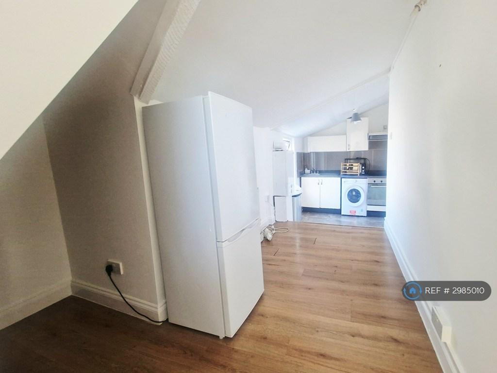 Apartment in London - View 4