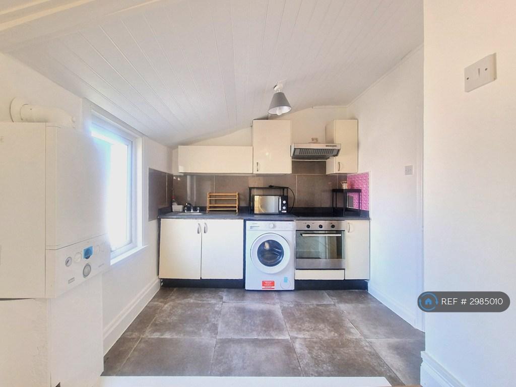 Apartment in London - View 2