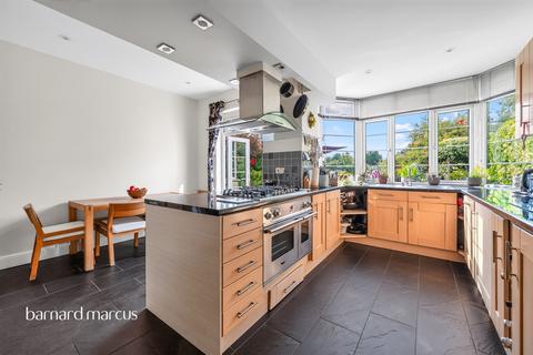 5 bedroom semi-detached house for sale, Cambridge Avenue, New Malden
