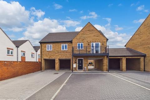 2 bedroom detached house for sale, Ontario Road, Farnborough, Hampshire, GU14