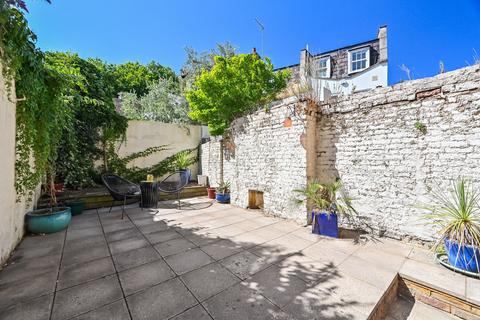 Liverpool Road, Barnsbury, London, N1