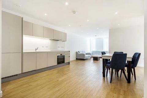 2 bedroom flat to rent, Winchester House, Bracknell RG12