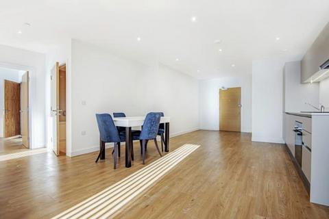 2 bedroom flat to rent, Winchester House, Bracknell RG12