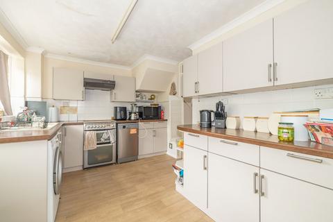 3 bedroom end of terrace house for sale, Kiln Close, Sittingbourne, Kent, ME10