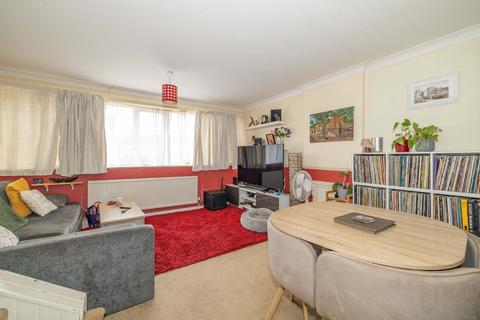 3 bedroom end of terrace house for sale, Kiln Close, Sittingbourne, Kent, ME10