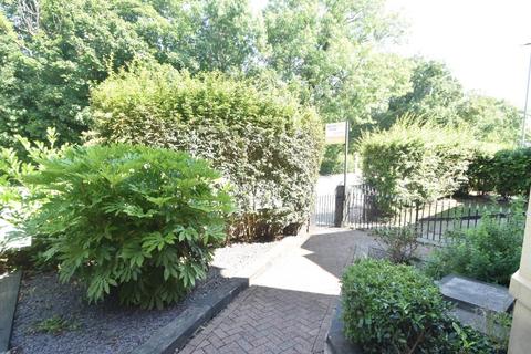 5 bedroom semi-detached house for sale, Walmersley Road, Bury BL9